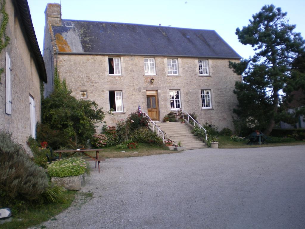 Ferme Manoir La Fiere Bed and Breakfast Sainte-Mère-Église Esterno foto
