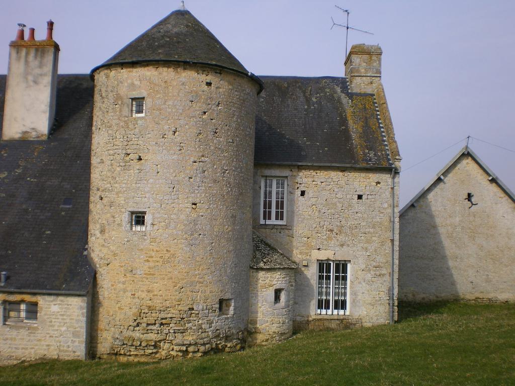Ferme Manoir La Fiere Bed and Breakfast Sainte-Mère-Église Esterno foto