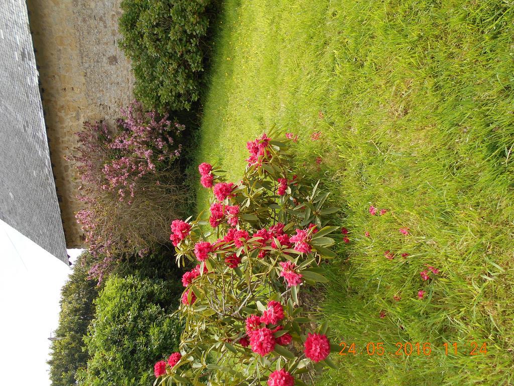 Ferme Manoir La Fiere Bed and Breakfast Sainte-Mère-Église Esterno foto