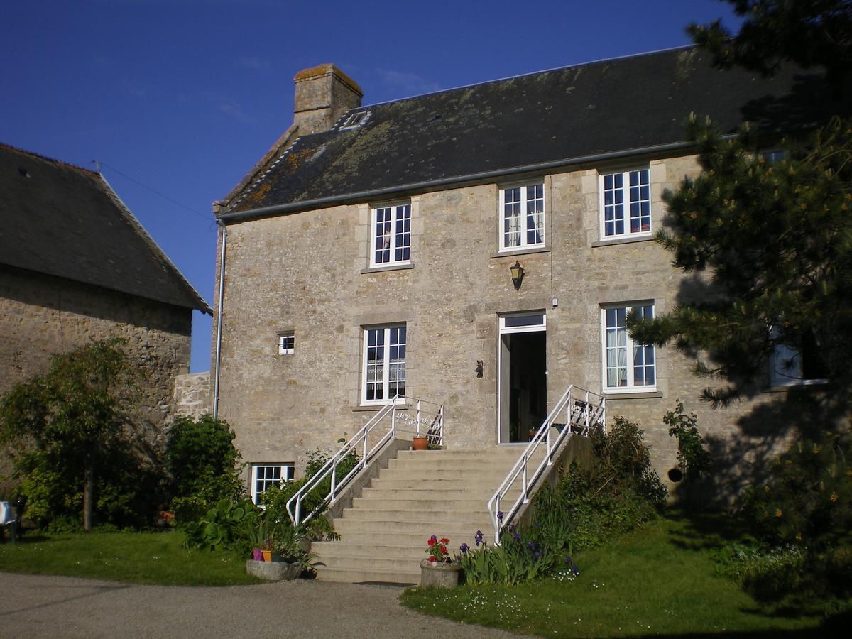 Ferme Manoir La Fiere Bed and Breakfast Sainte-Mère-Église Esterno foto