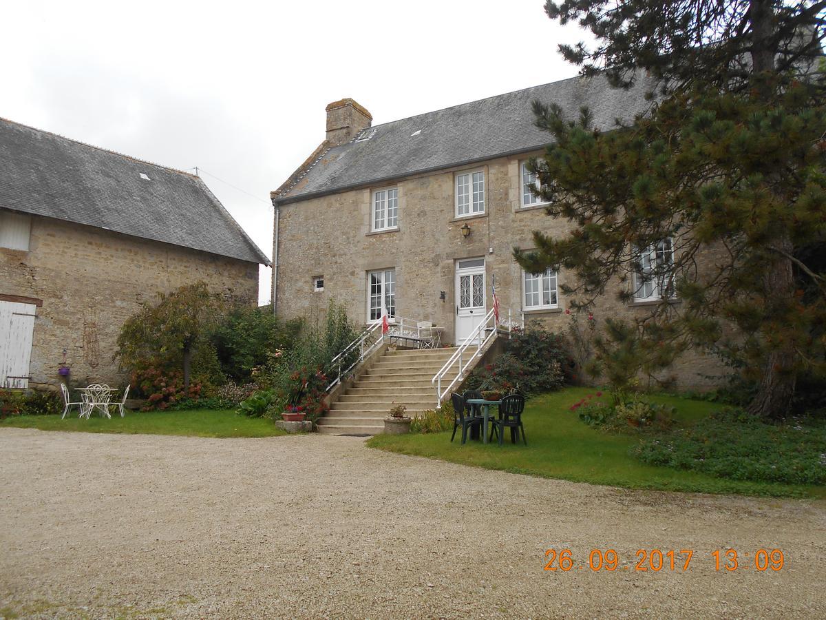 Ferme Manoir La Fiere Bed and Breakfast Sainte-Mère-Église Esterno foto