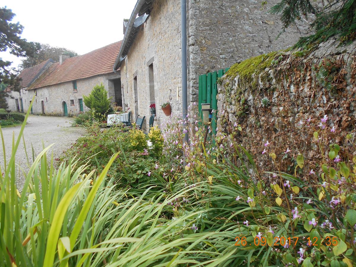 Ferme Manoir La Fiere Bed and Breakfast Sainte-Mère-Église Esterno foto