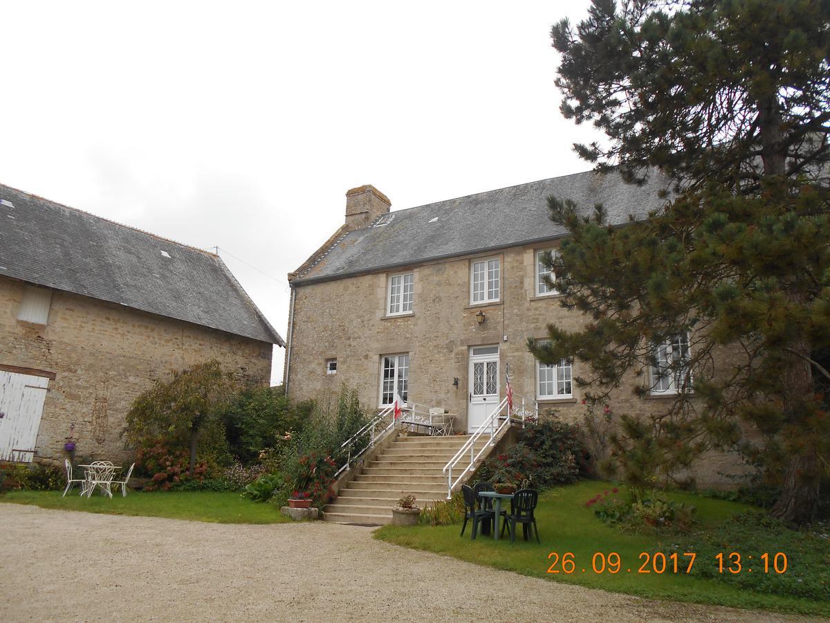 Ferme Manoir La Fiere Bed and Breakfast Sainte-Mère-Église Esterno foto