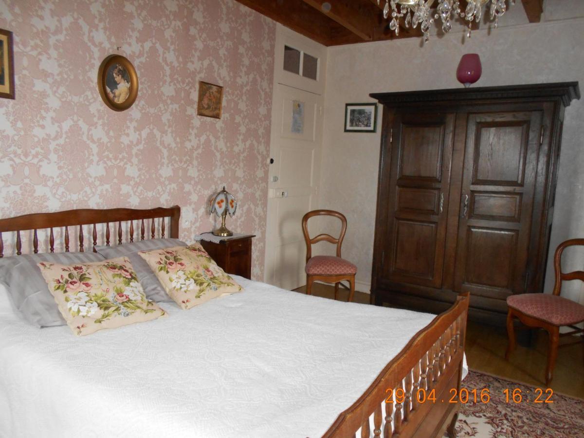 Ferme Manoir La Fiere Bed and Breakfast Sainte-Mère-Église Esterno foto